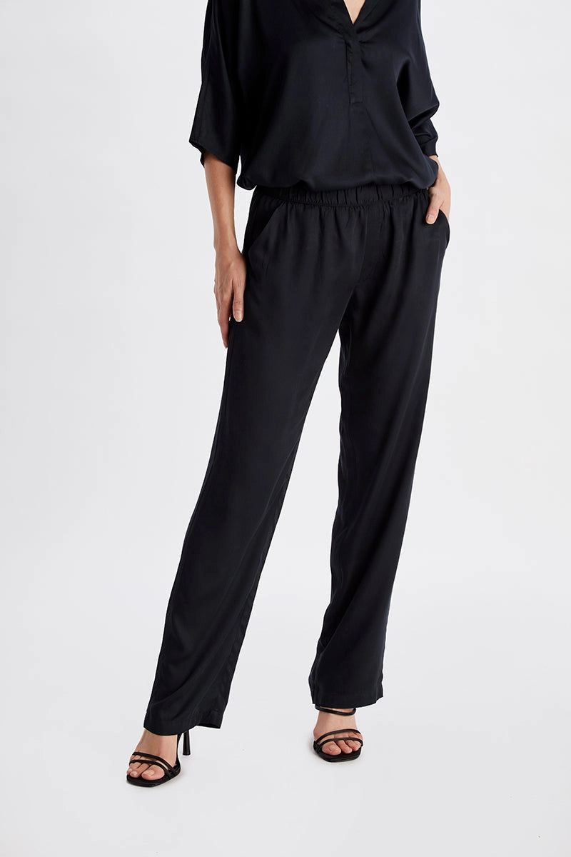 Amelie Relaxed Pull On Pants - Black