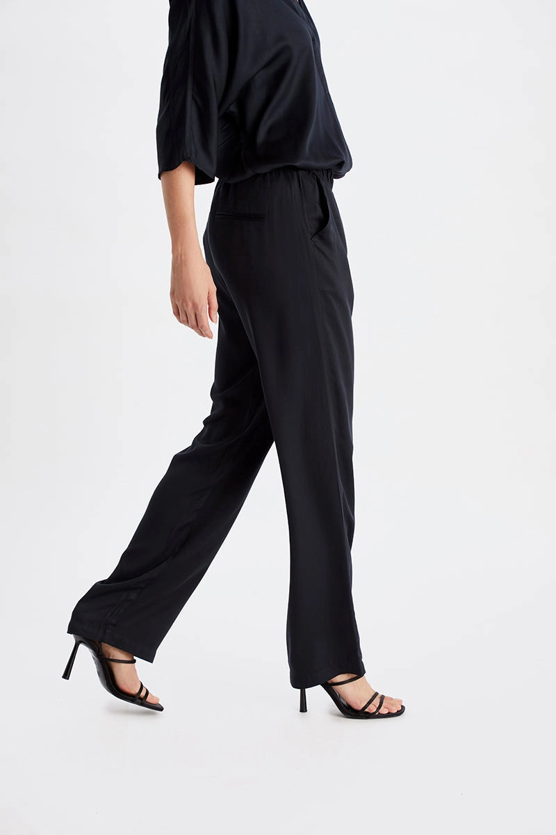 Amelie Relaxed Pull On Pants - Black