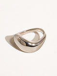 Load image into Gallery viewer, Nala Classic Wavy Ring