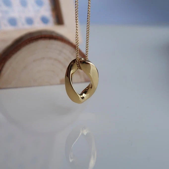 Anya Infinity Pendant Necklace - Gold