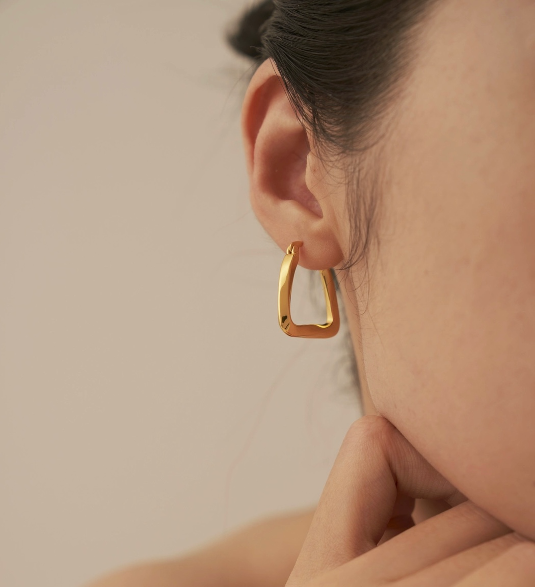 Brooke Twisted Rectangle Hoop Earrings - Gold