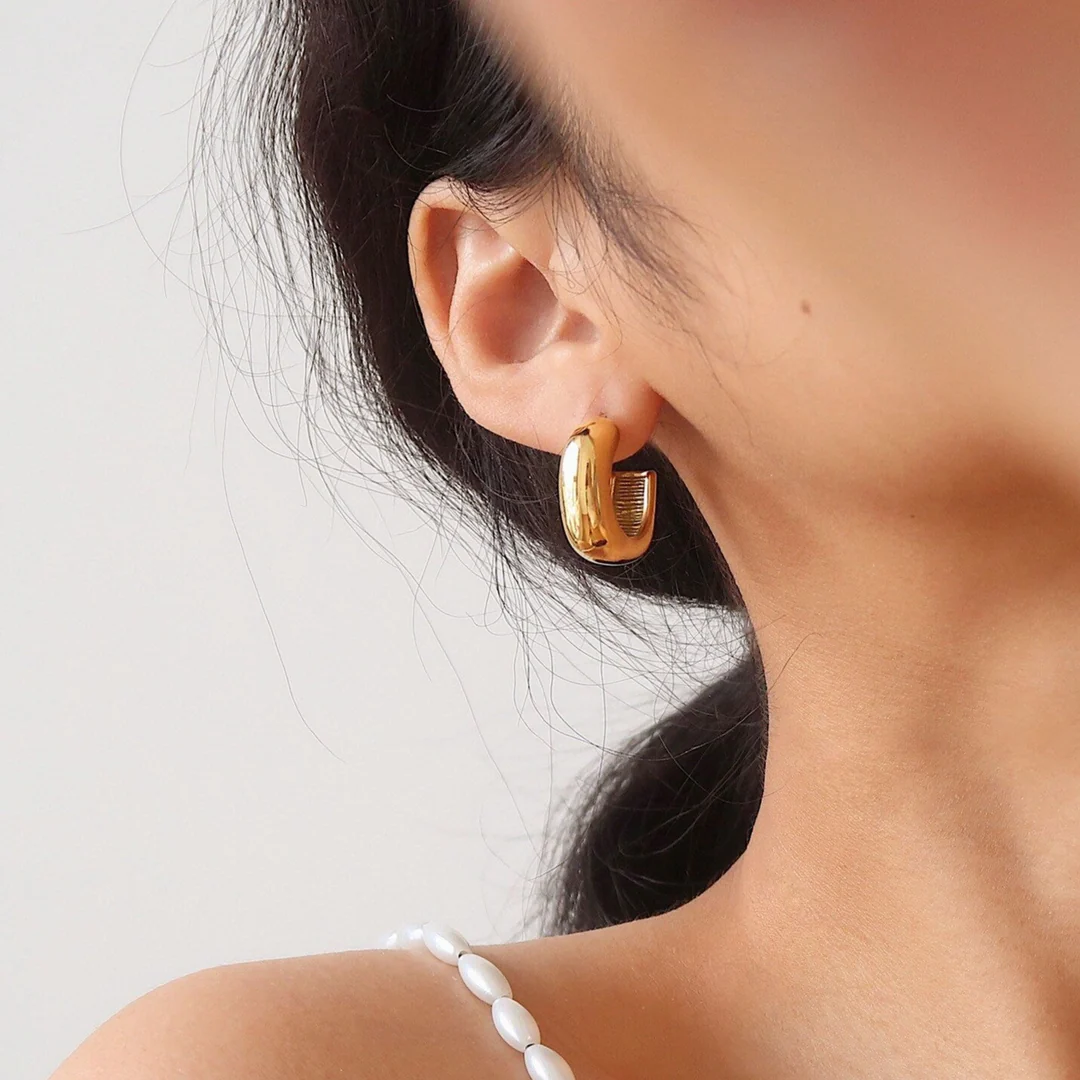 Cara Square Open Hoop Earrings - Gold