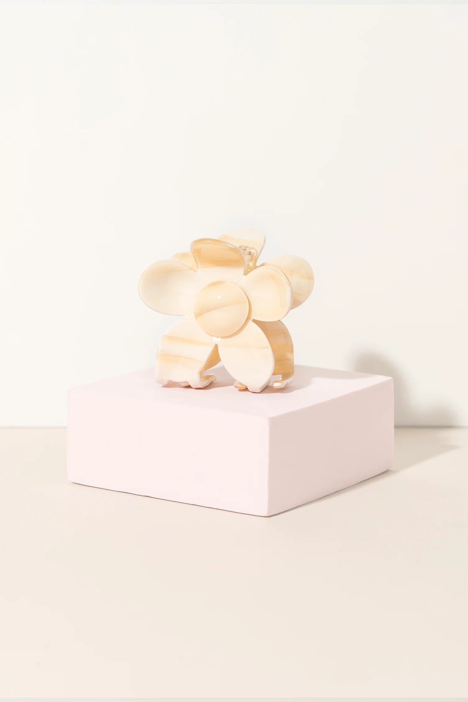 Eco-Friendly Flower Hair Claw Clips - Medium