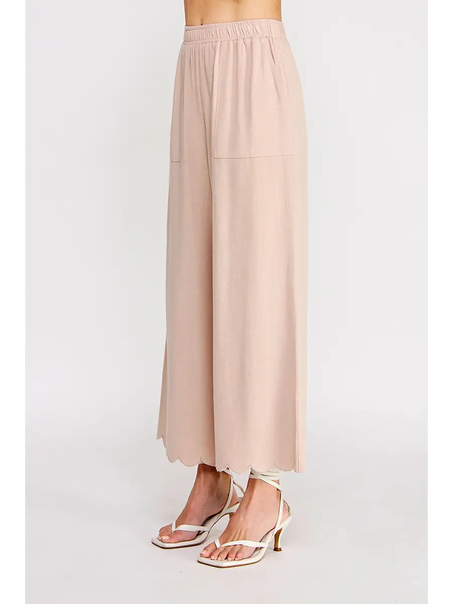 Jinny Scallop Cropped Pants - Almond