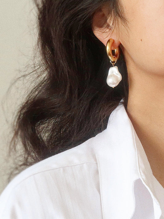 Momi Large Huggie Droplet Earrings
