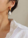 Load image into Gallery viewer, Momi Large Huggie Droplet Earrings
