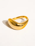 Load image into Gallery viewer, Nala Classic Wavy Ring
