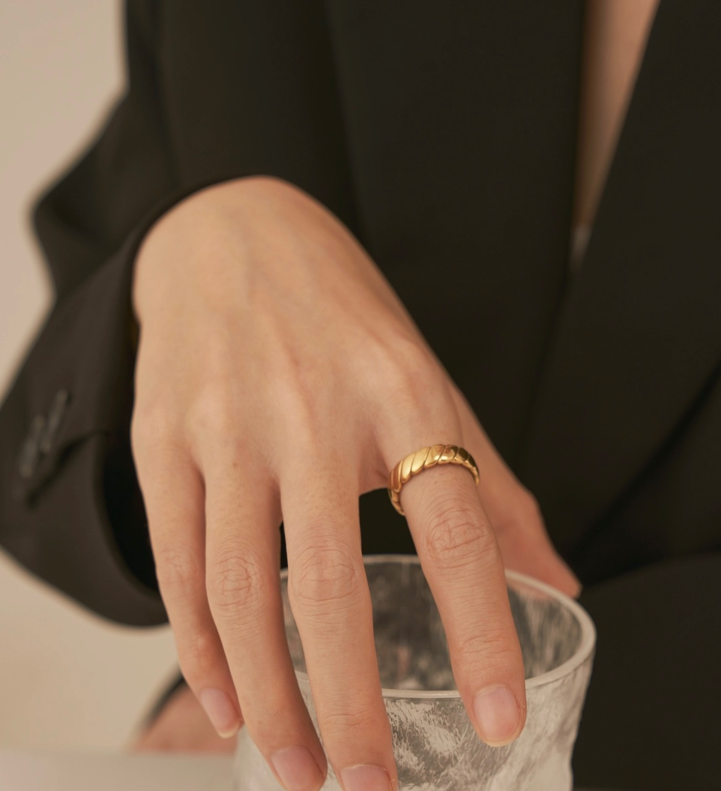 Natalia Twisted Open Ring - Gold