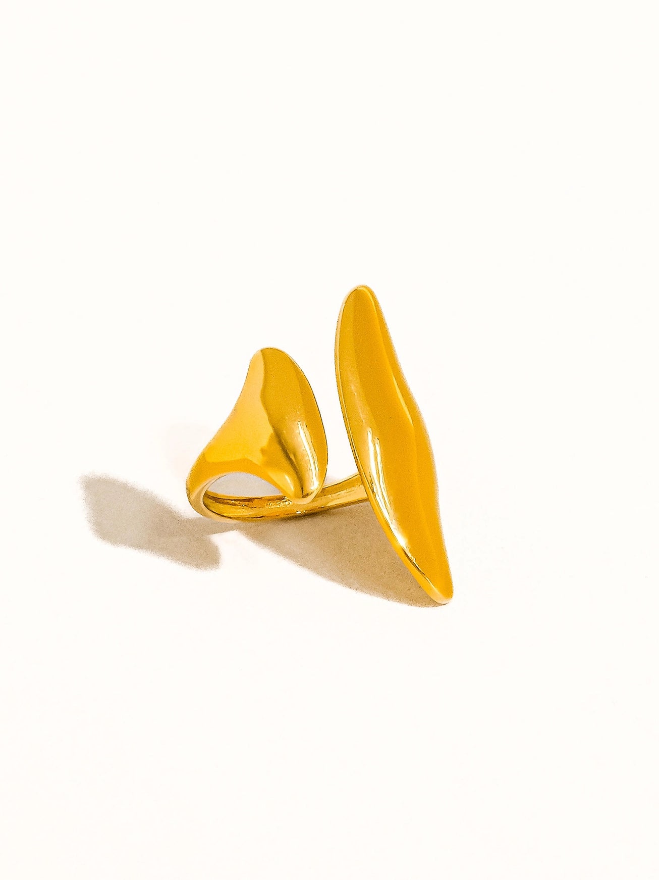 Oriana Abstract Statement Ring